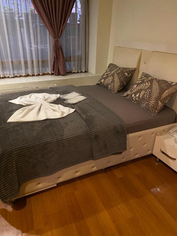 Chanel Suits Aparthotel *