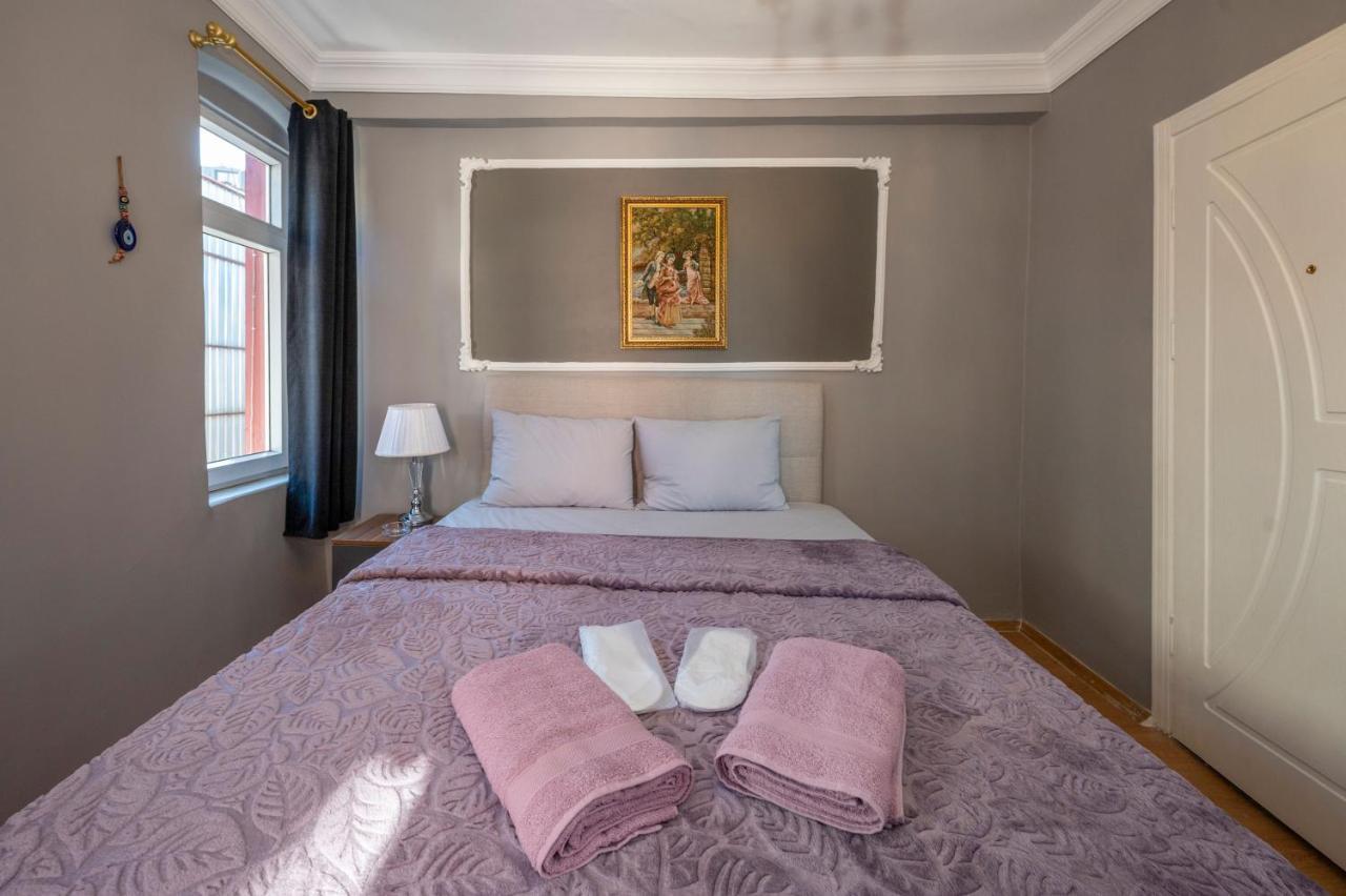Chanel Suits Apart Otel