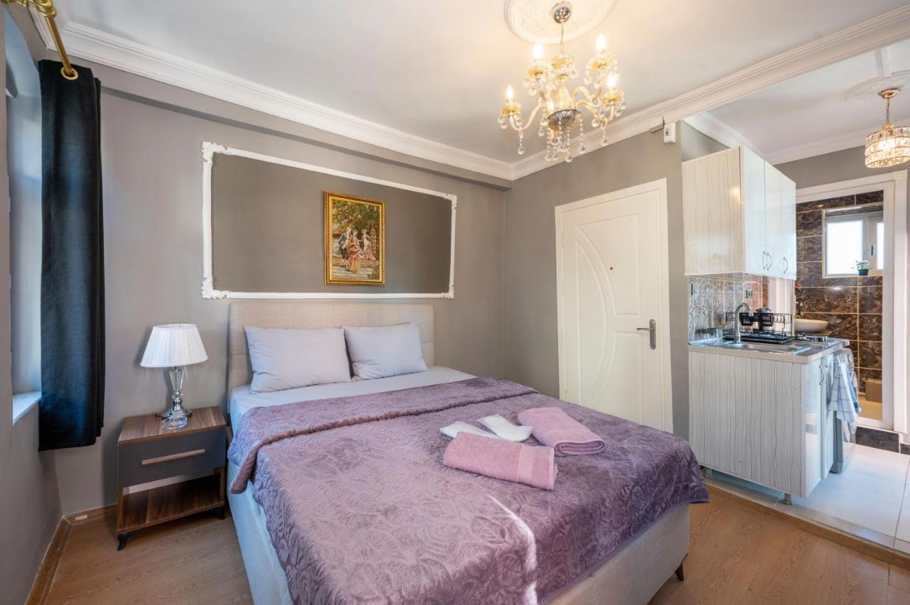 Apart Otel Chanel Suits